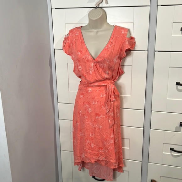 H by Halston Dresses & Skirts - Halston. Wrap dress. Coral and white. Size XL. Tie at waist. Snap closure.Ruffle